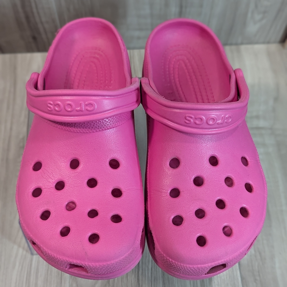 CROCS Classic Clogs Women's Size 8 UNISEX "Pink Crush" Hot Pink SLIP ON